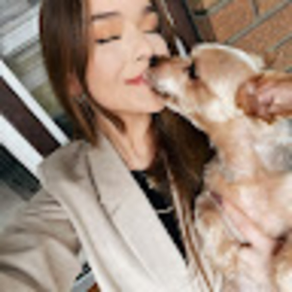 Meet your Posher, Nicole - Picture 1 of 1